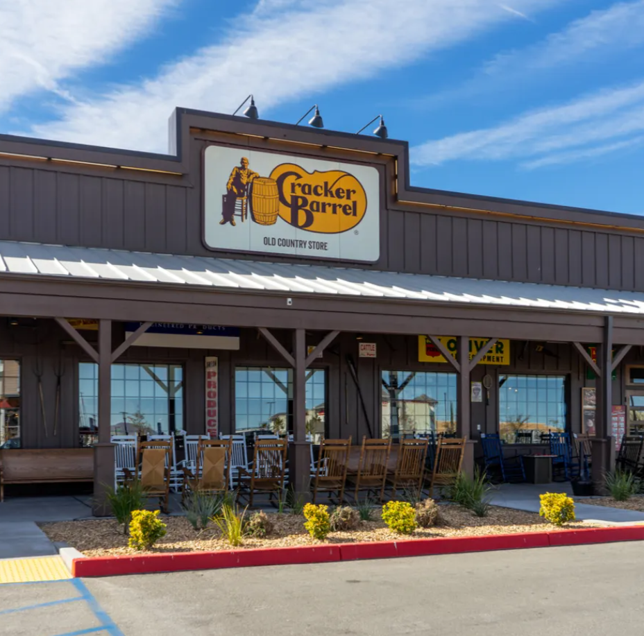 Cracker Barrel Old Country Store USA