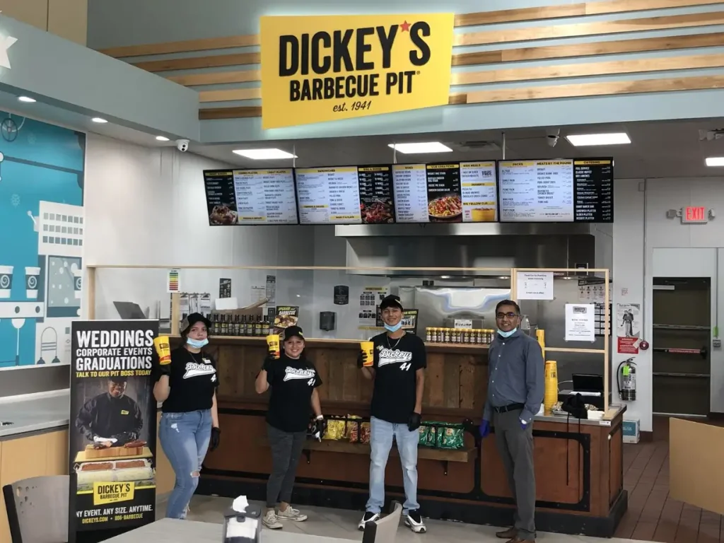 Dickey’s Barbecue Pit Ambiance USA