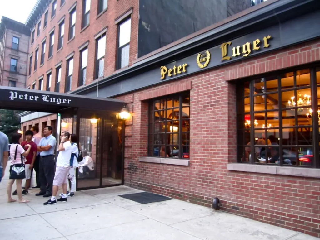 Peter Luger Ambiance USA